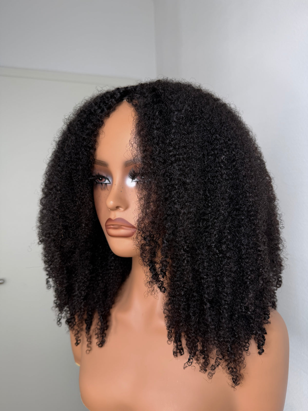 Kinky Afro V-Part wig (Preorder)