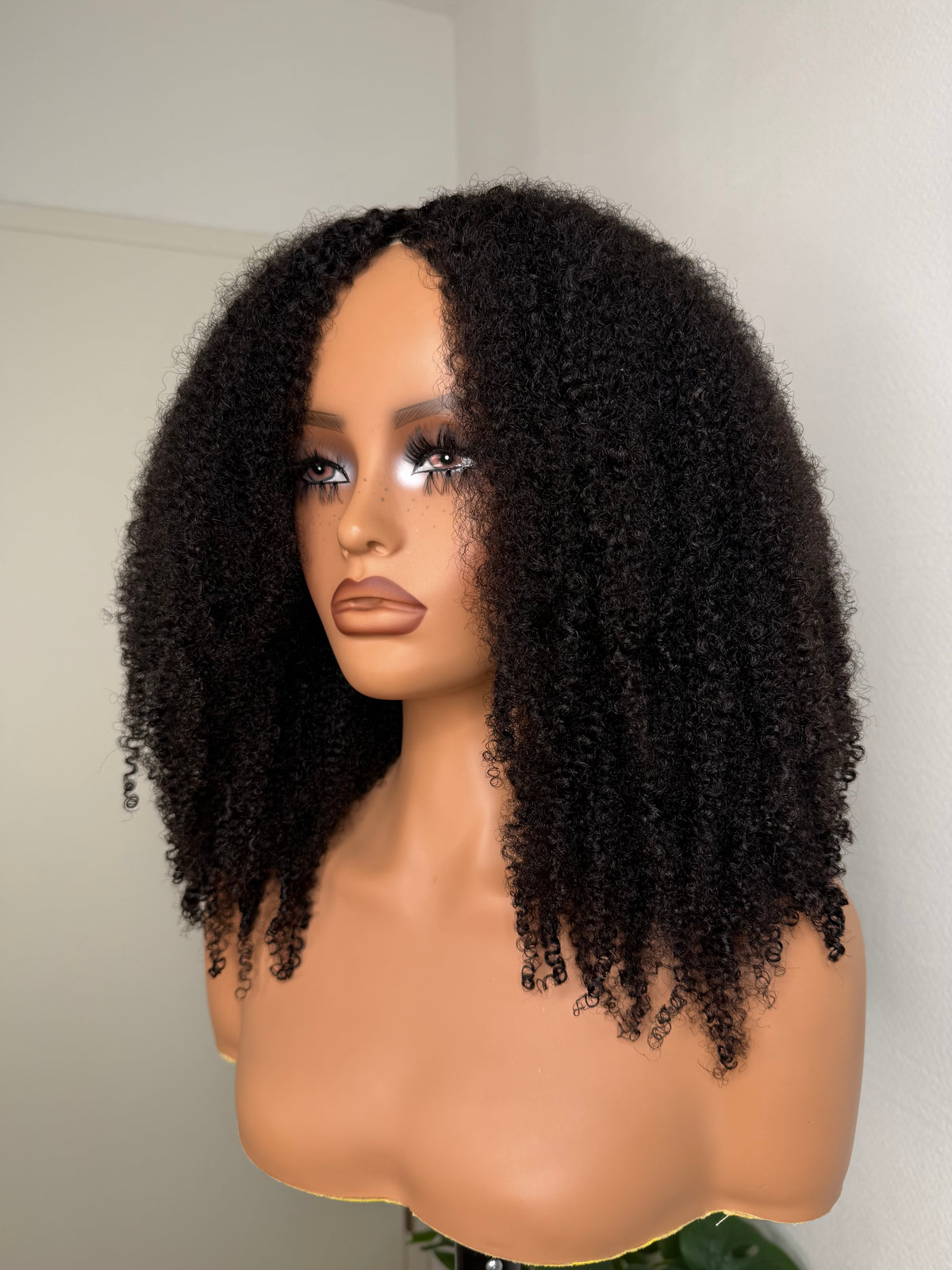 Kinky Afro V-Part wig (Preorder)